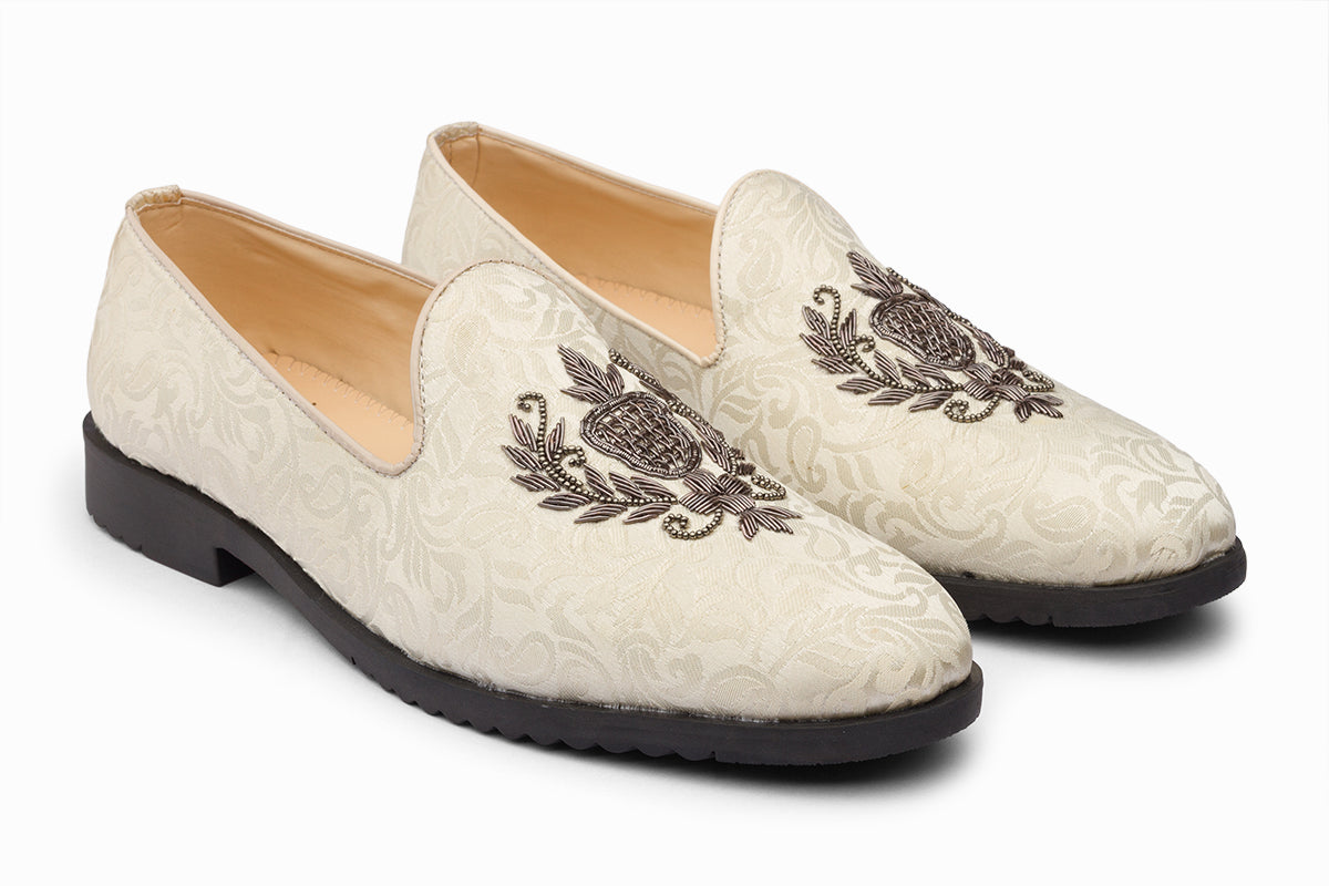 ANTIQUE SHEILD - CREAM