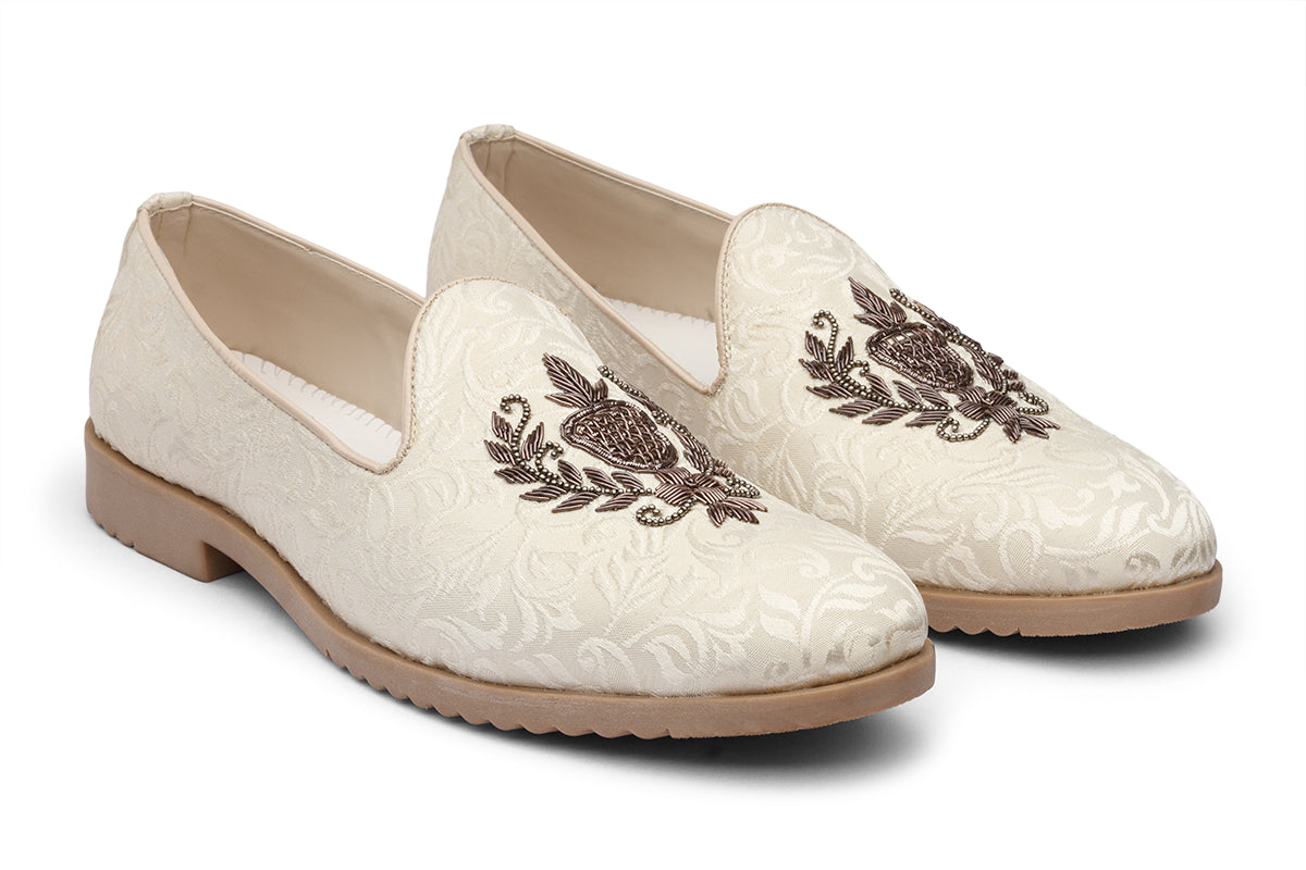 ANTIQUE SHEILD - CREAM